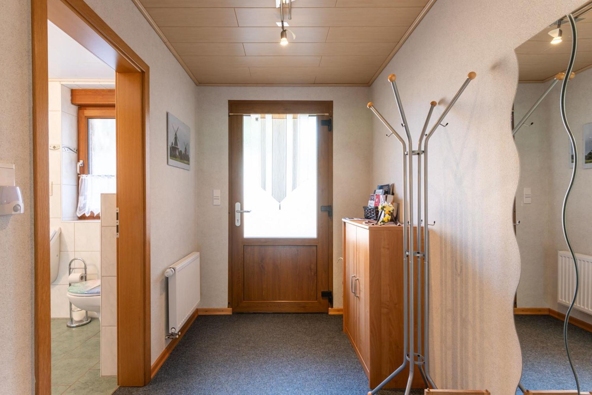 Ferienwohnung Meyer, 35176 Schwerinsdorf Buitenkant foto